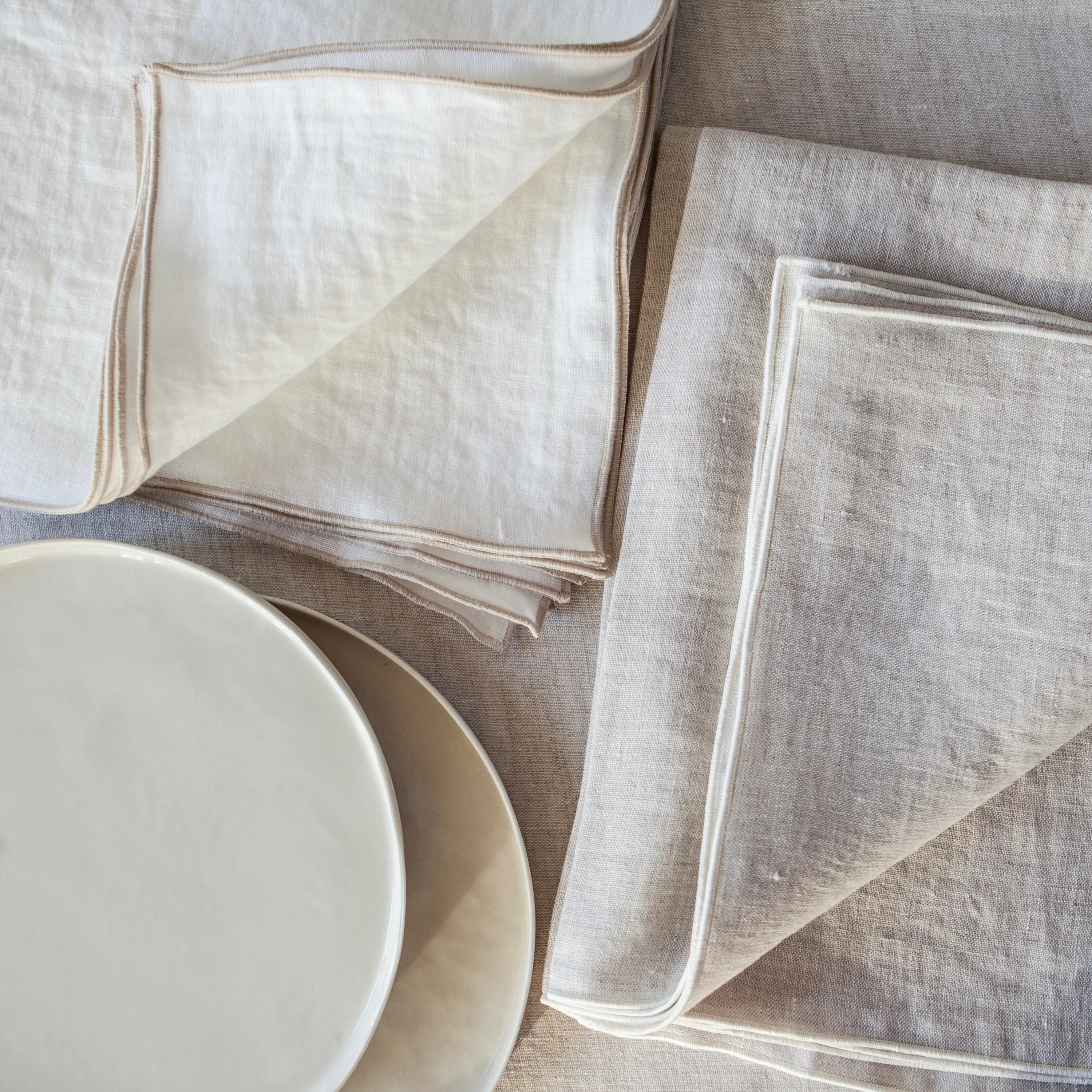 Linen Napkin with Rolled Hem (Set of 4)