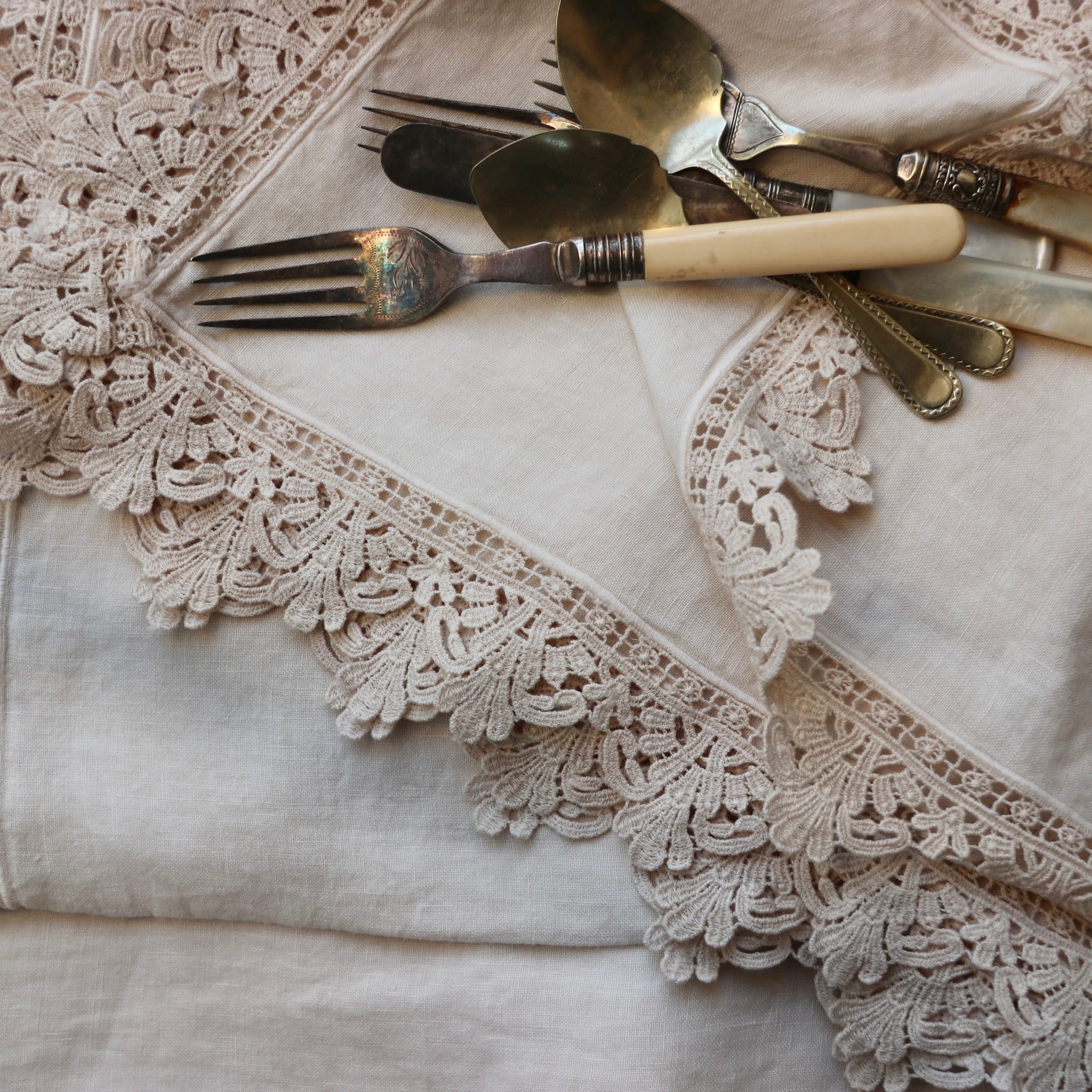 Linen Tablecloth with Sicily Lace