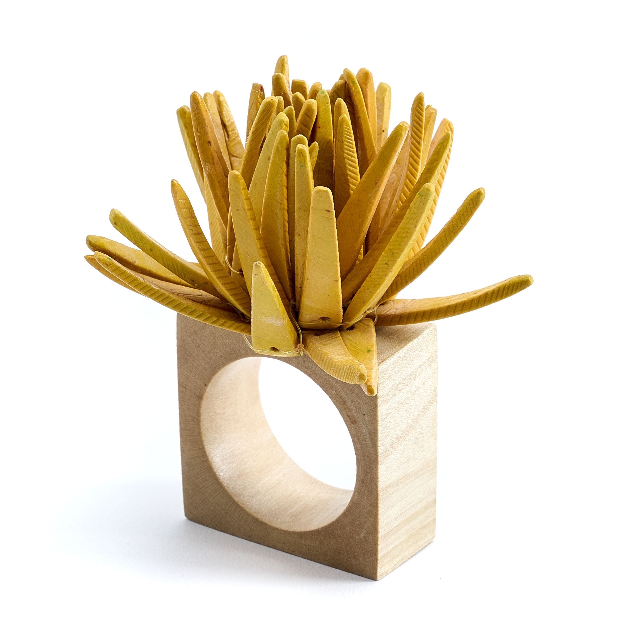 Wood Starburst Napkin Ring (Set of 4)